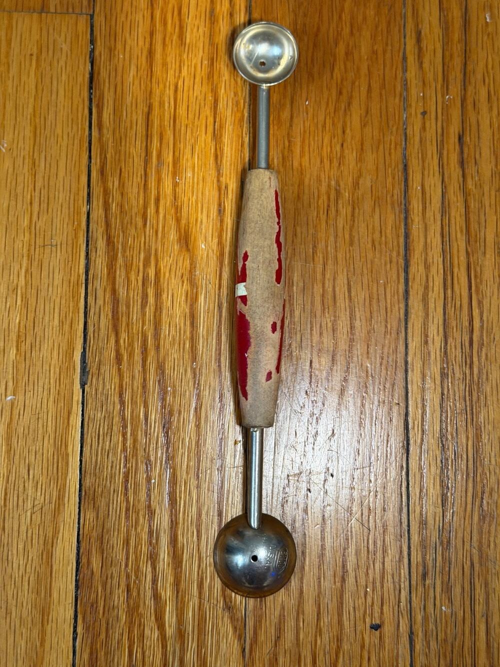 VINTAGE KITCHEN 1950-60S EKCO RED WOOD HANDLE MELON BALLER SCOOP